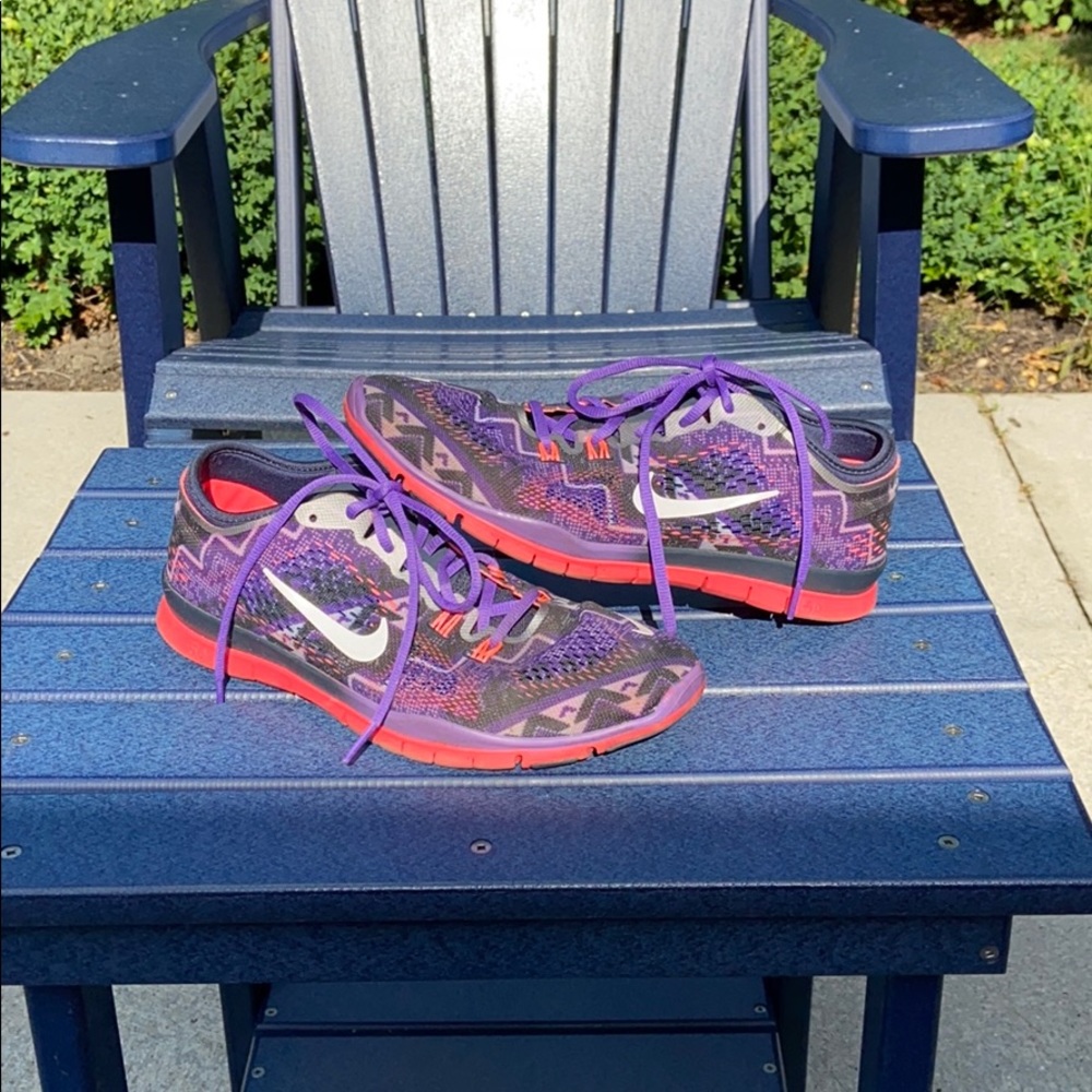 Nike tennis shoes
